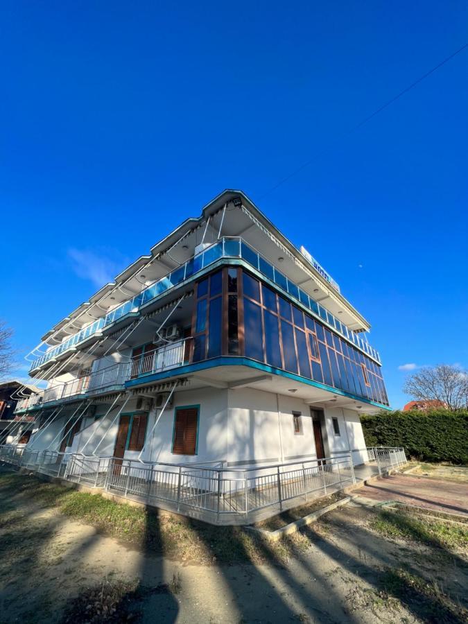 Kamberi Hotel & Apartments 2 Velipojë المظهر الخارجي الصورة